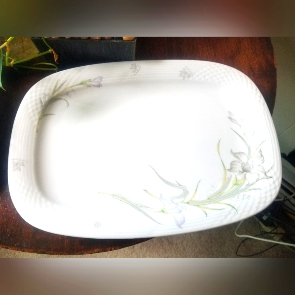 Vintage China Pearl Fine China Daffodil Serving Platter & Bowl - Picture 5 of 8